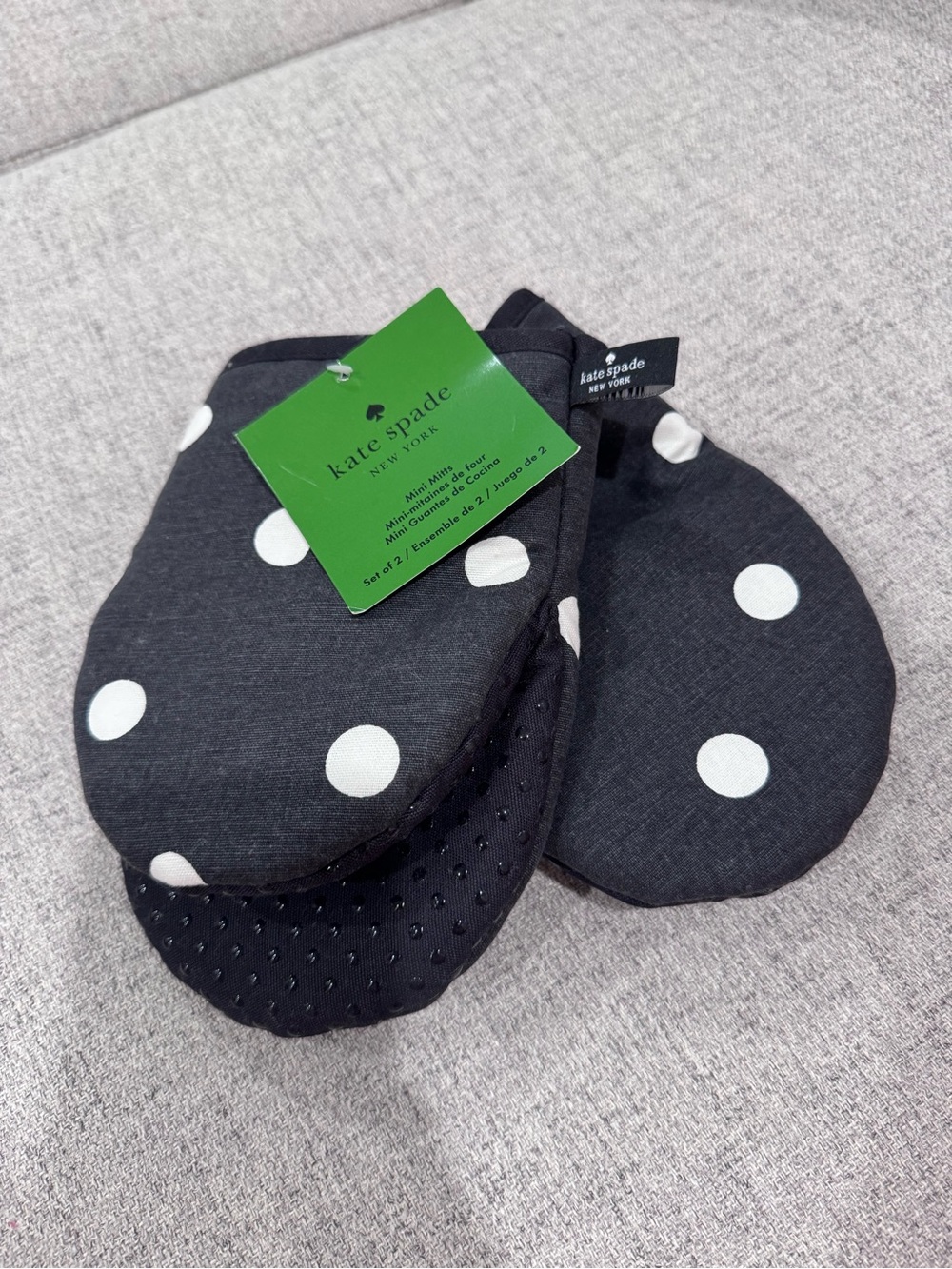 Kate Spade Mini Oven Mitts Set Of 2 Silicone Grip Black White Dot NWT